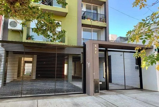 Apartamento de 2 ambientes com varanda em Morón