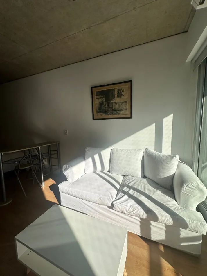 Kitnet mobiliada com varanda em Chacarita