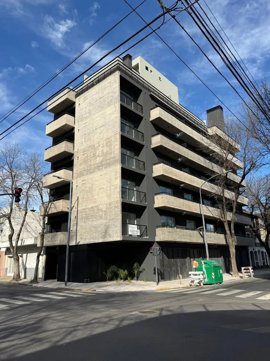 Apartamento de dois ambientes com varanda em Saavedra