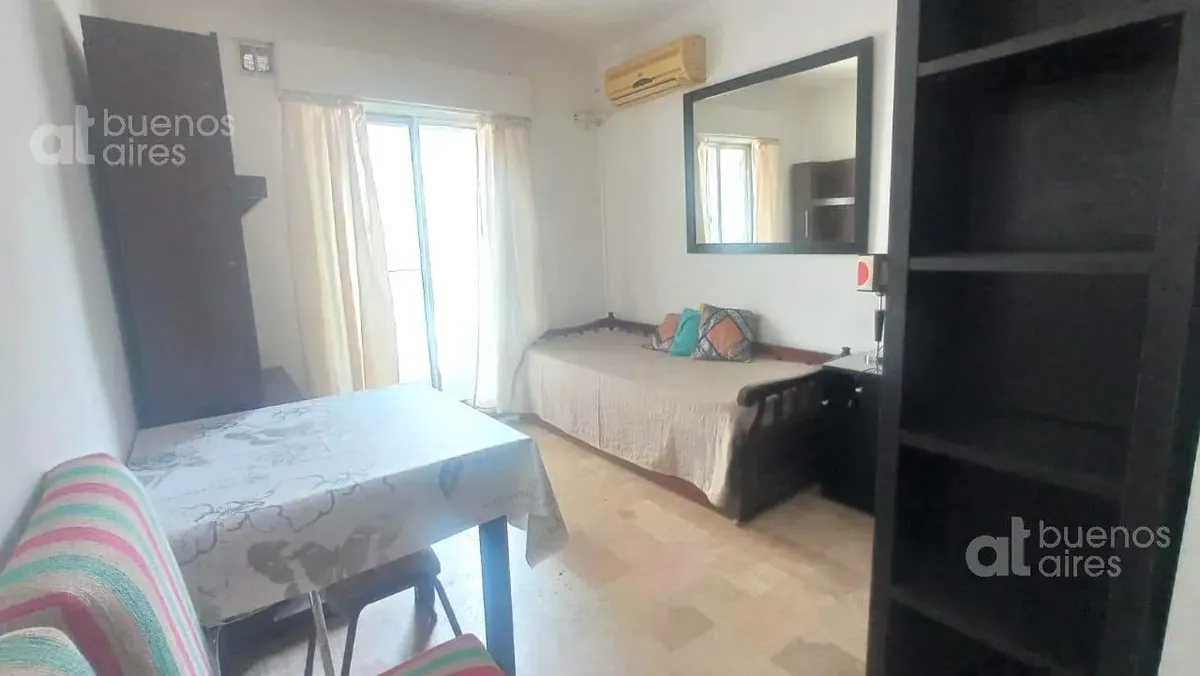 Kitnet com varanda em Balvanera