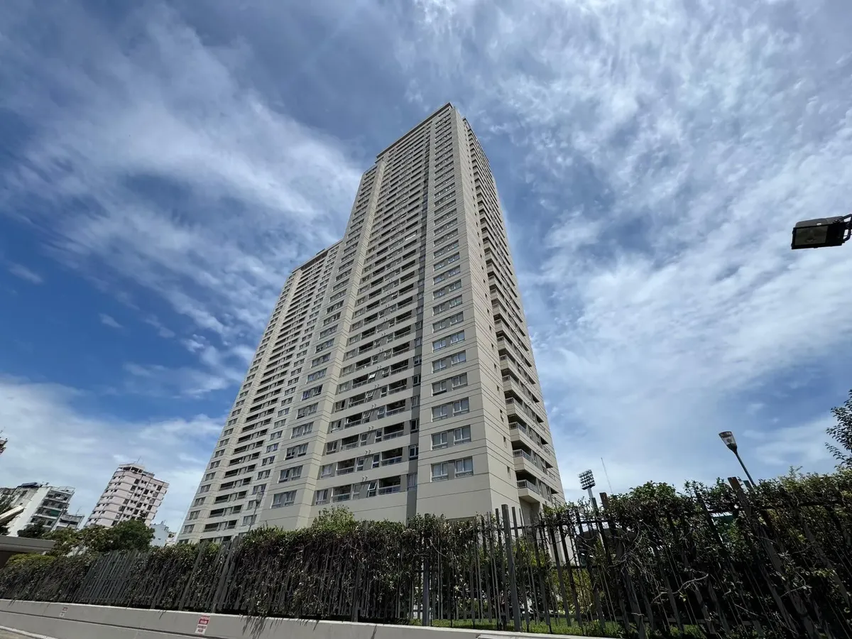 Apartamento de dois ambientes com 1 quarto, garagem e piscina em Caballito