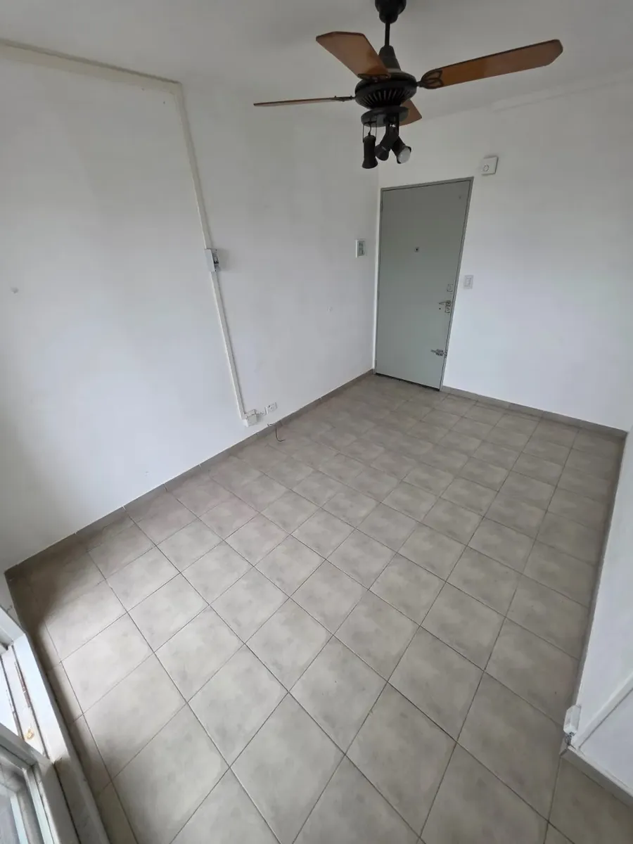 Departamento de 2 ambientes con balcón en Almagro