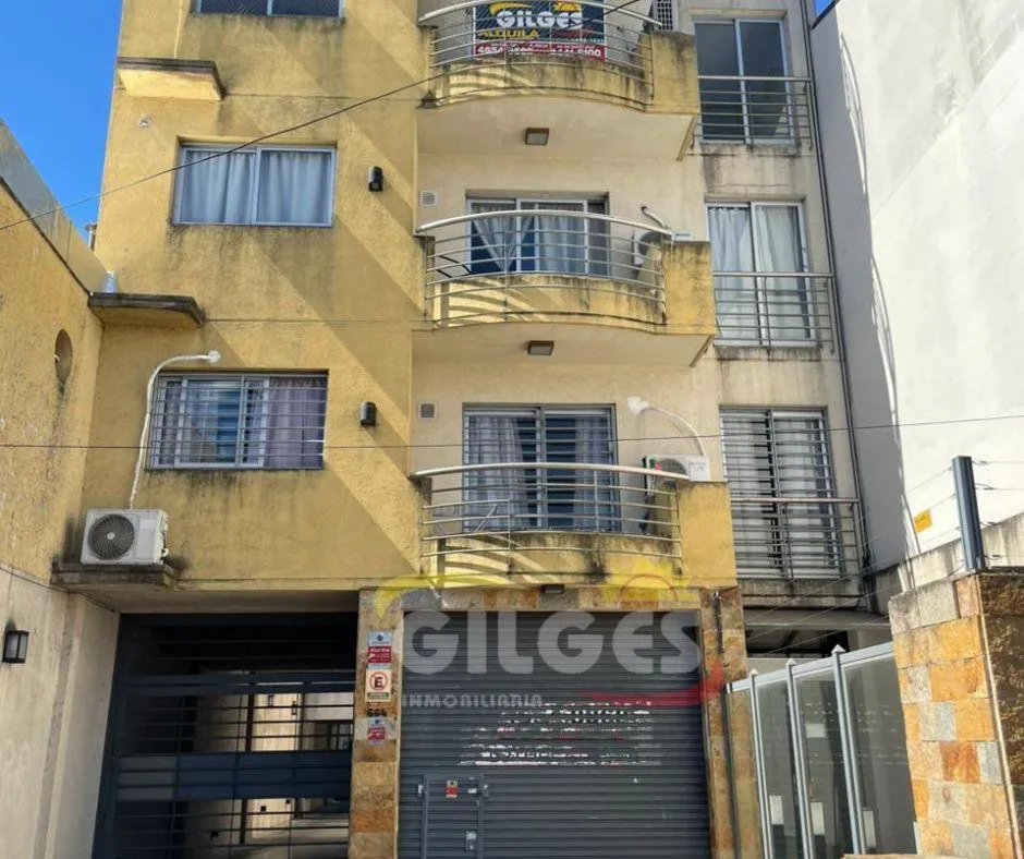 Departamento de 3 ambientes con cochera en Ramos Mejía