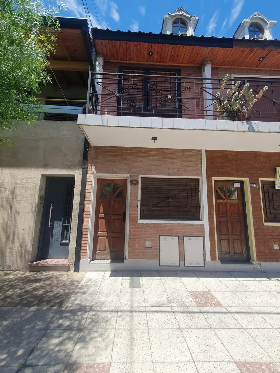 Ground-floor two-room apartment with semi-covered patio in La Matanza