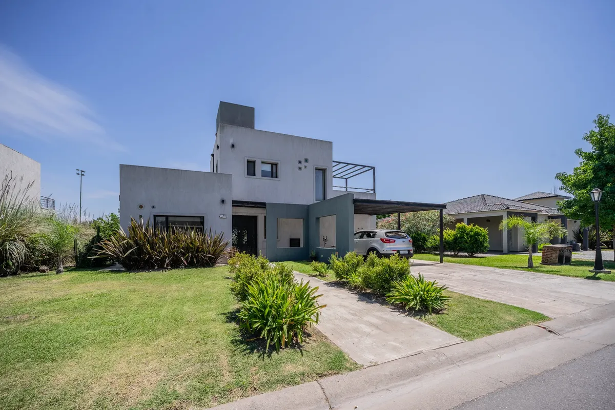 Casa de 4 ambientes com 3 dormitórios em La Horqueta de Echeverría