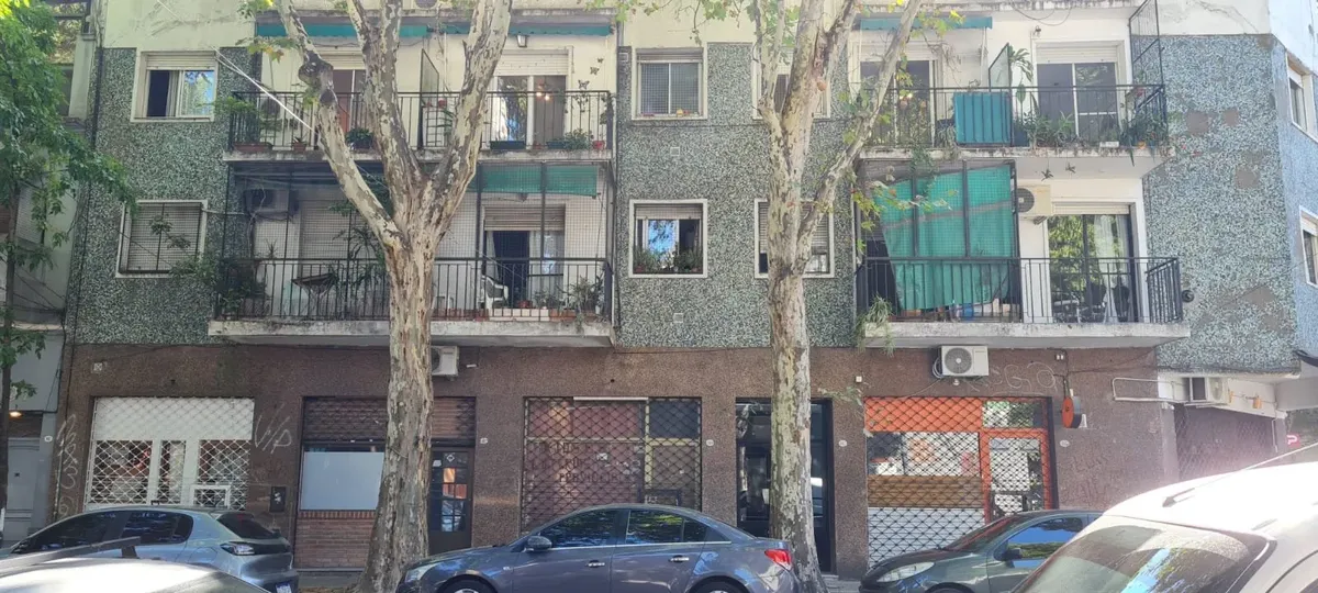 Квартира с 2 спальнями и двумя балконами в Villa Crespo