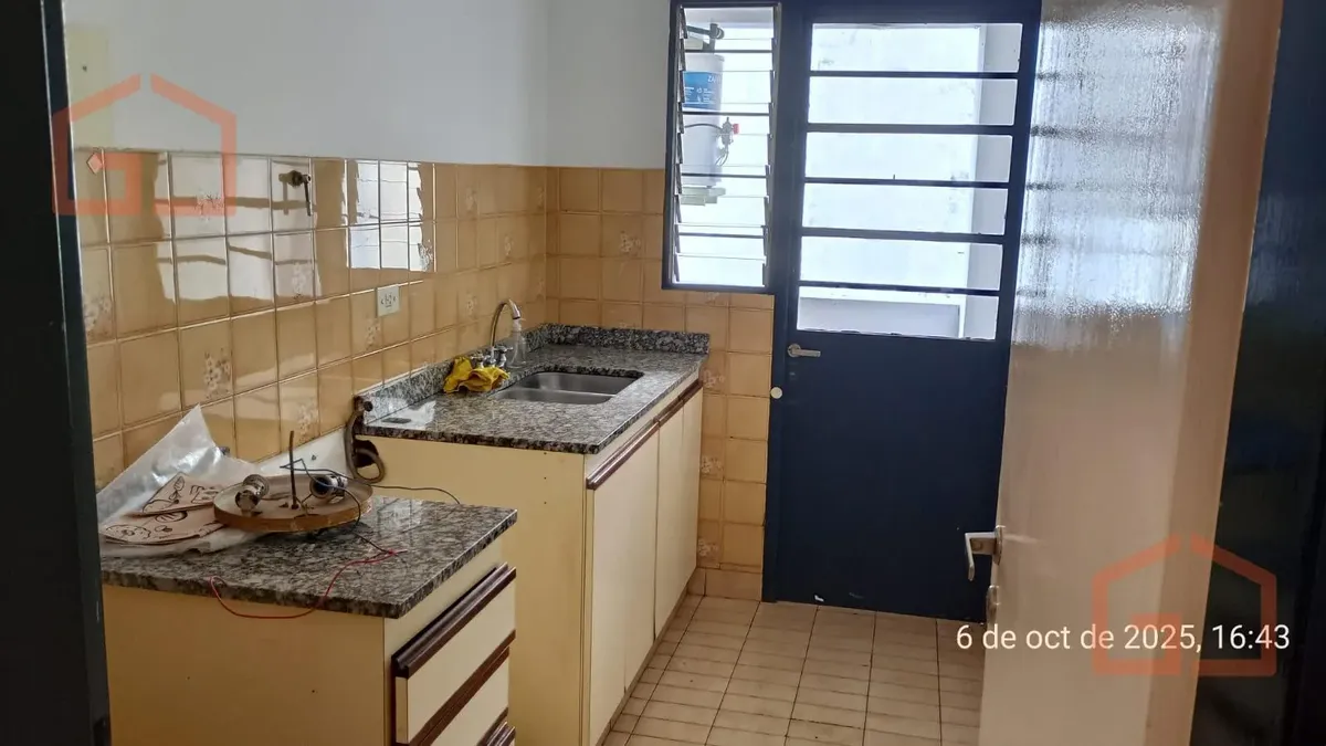 Departamento de 2 ambientes para uso profesional en Morón Centro