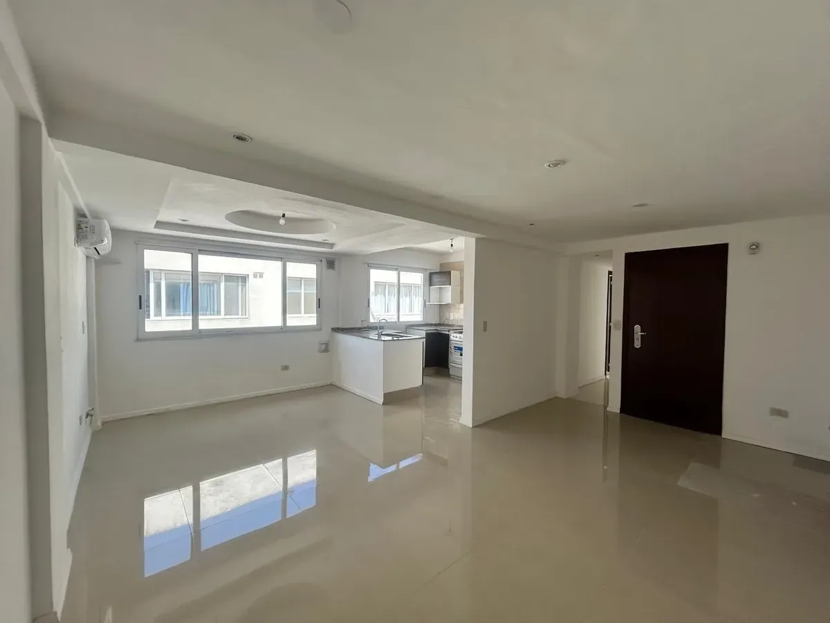 Three-room apartment with parking in Lomas de Zamora