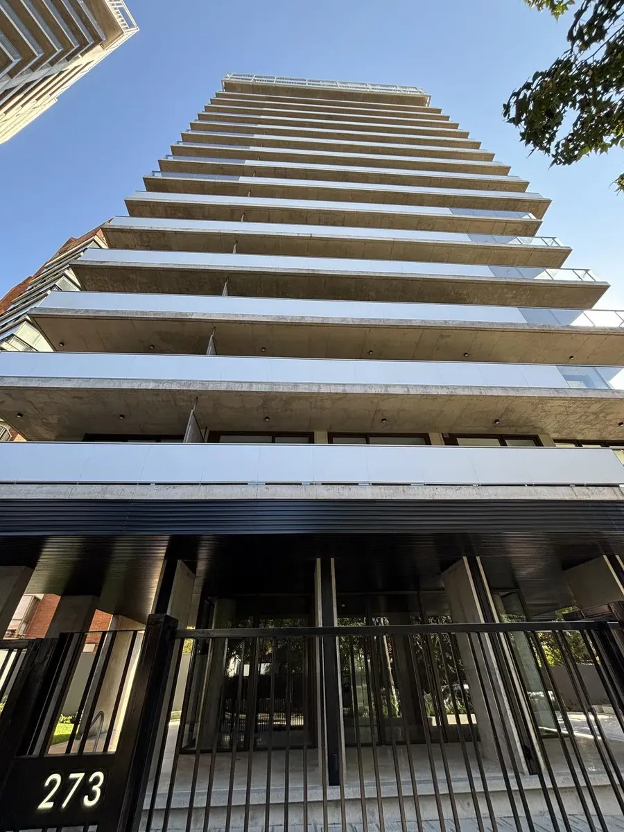 Departamento de 2 ambientes a estrenar en La Lucila con cochera