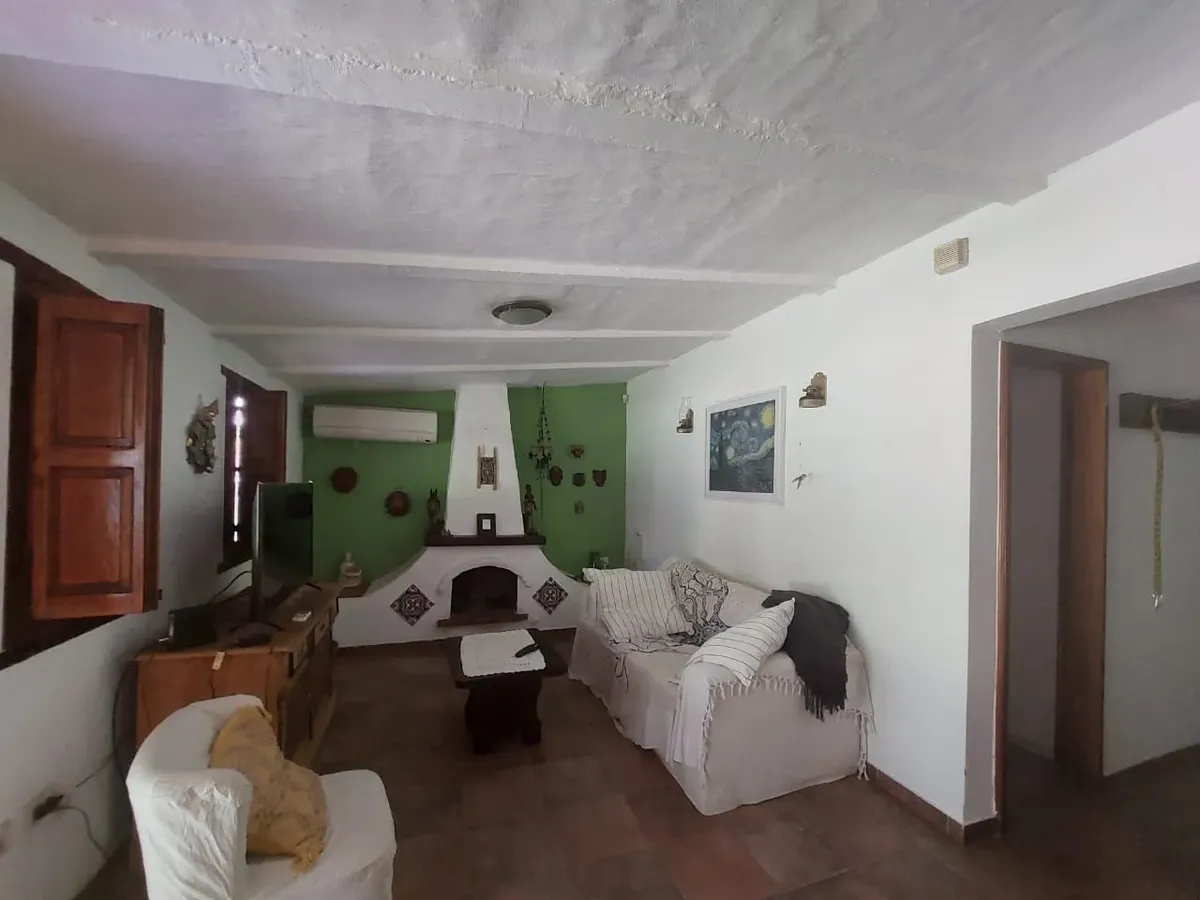 Casa de 2 dormitórios com piscina em Parque Leloir, Ituzaingó