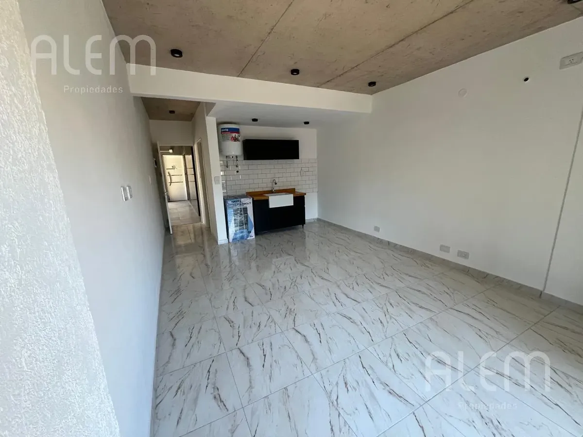 Monoambiente con cochera en Lomas de Zamora Oeste