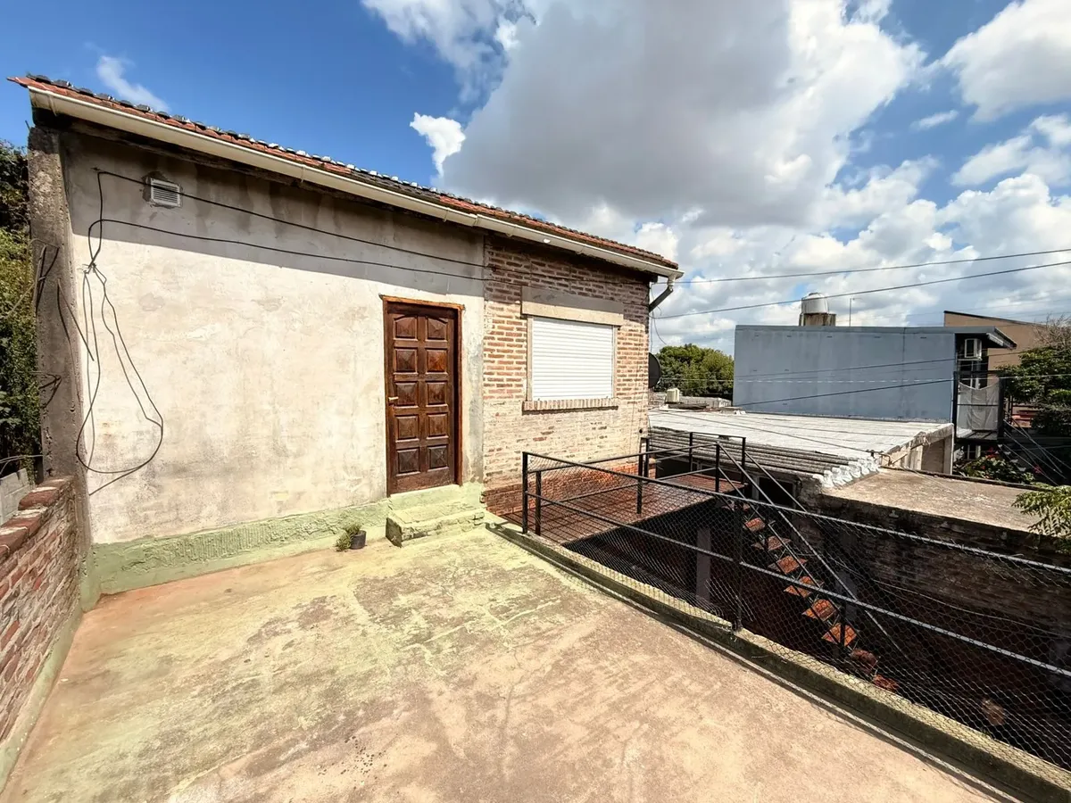 Apartamento de 3 ambientes no 1º andar em Ituzaingó