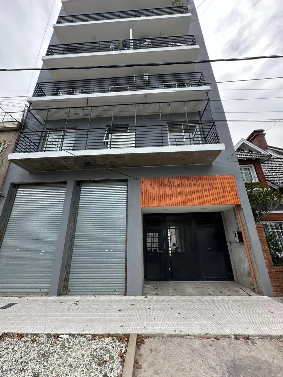 Kitnet com varanda em Lanús