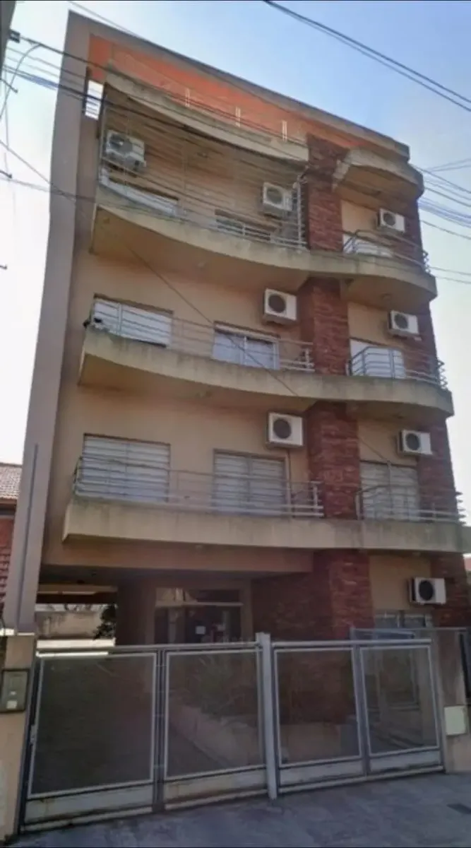 Monoambiente al frente en Esteban Echeverría