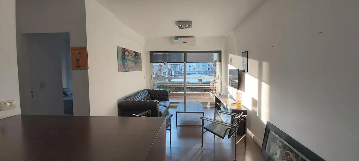 Two-room apartment with parking in Núñez