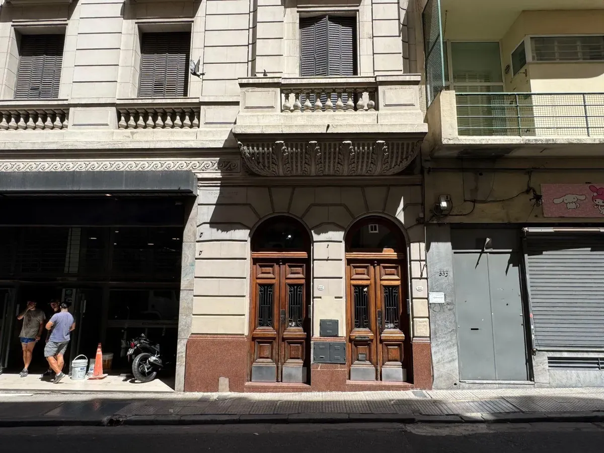 Departamento de 4 ambientes con 3 dormitorios en Monserrat