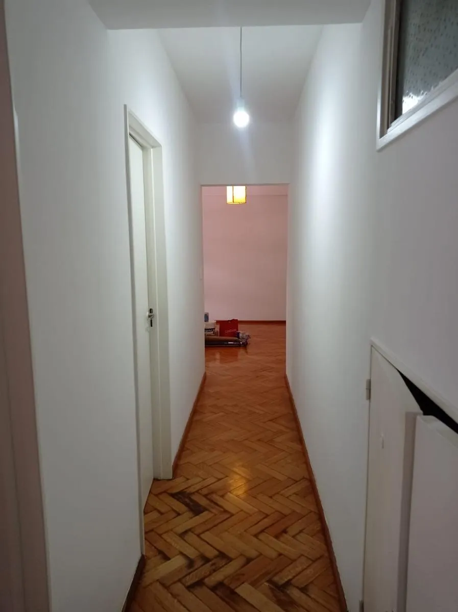 Three-room apartment with a long balcony in Belgrano