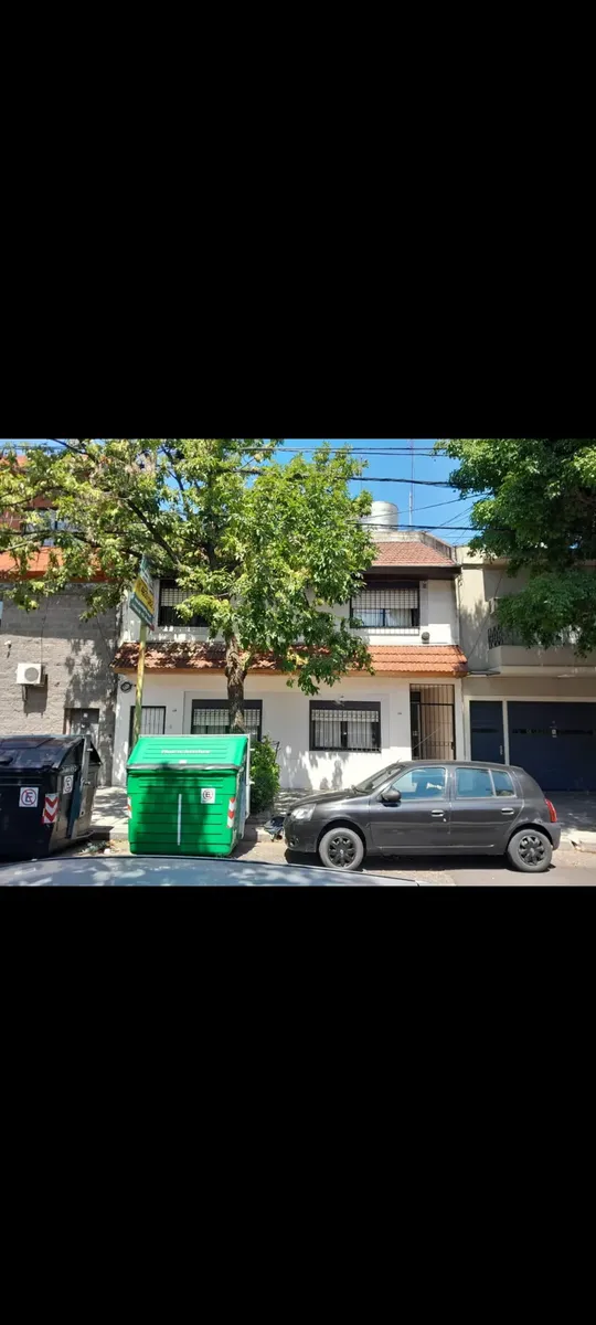 Apartamento de dois ambientes com pátio interno em Villa Santa Rita