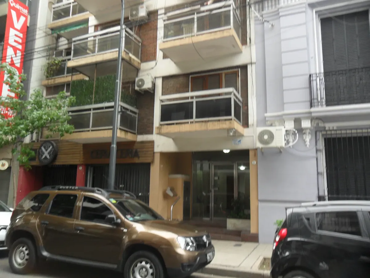 Квартира-студия с балконом в Flores