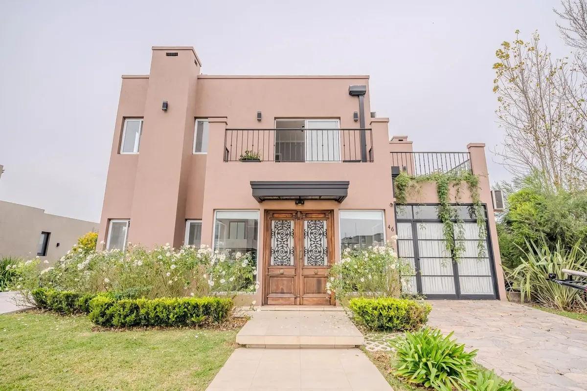 Дом с 5 комнатами с мебелью в Santo Domingo (Canning, San Vicente)
