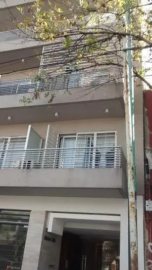 Monoambiente nuevo con balcón en Flores