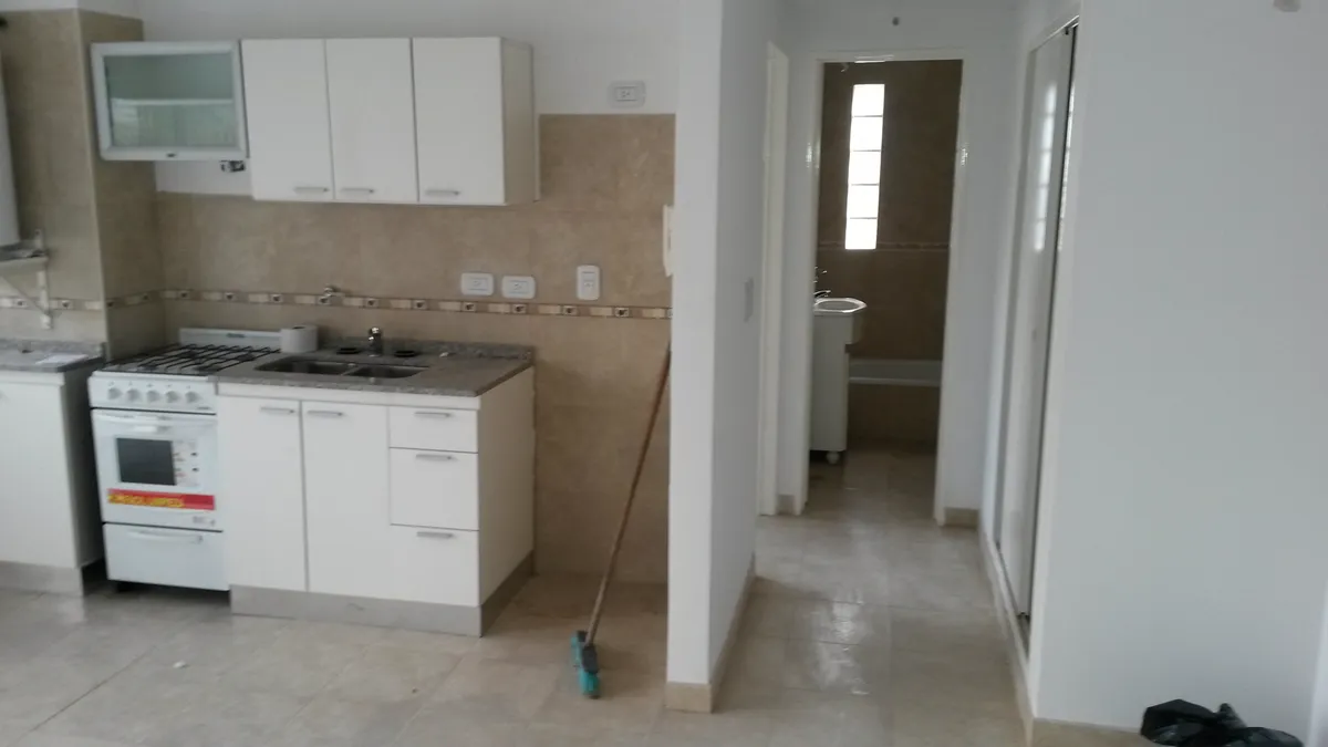 Front-facing two-room apartment in Villa Ballester Centro