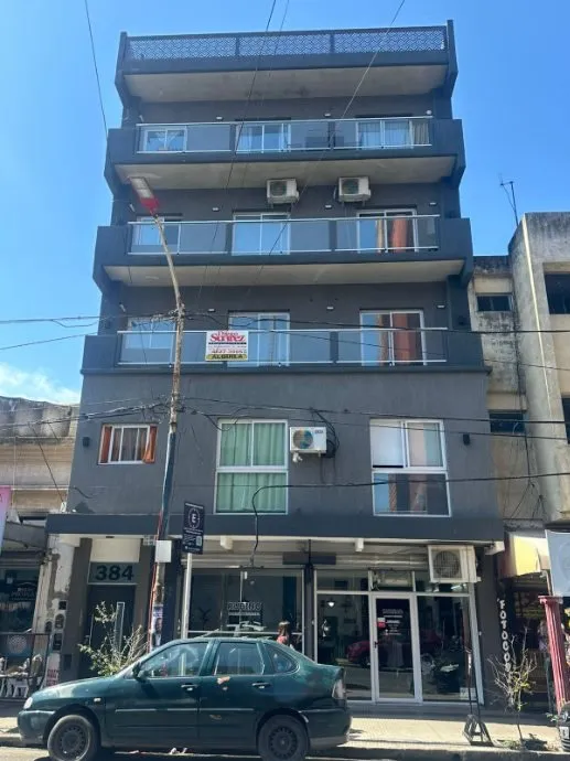 Departamento de 2 ambientes en Morón Centro