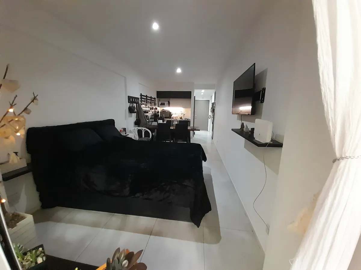 Studio apartment with balcony and amenities in Núñez