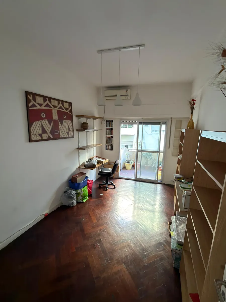 Furnished two-bedroom apartment with balcony in Recoleta