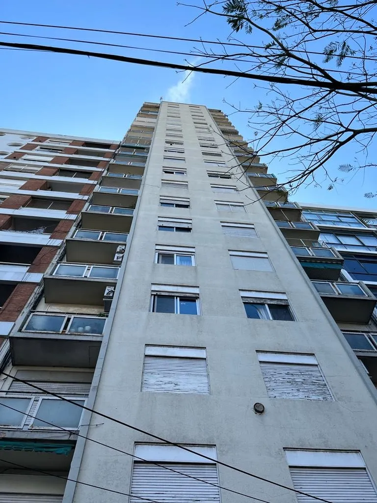 Квартира с 1 спальней в Vicente López с балконом и видом на реку