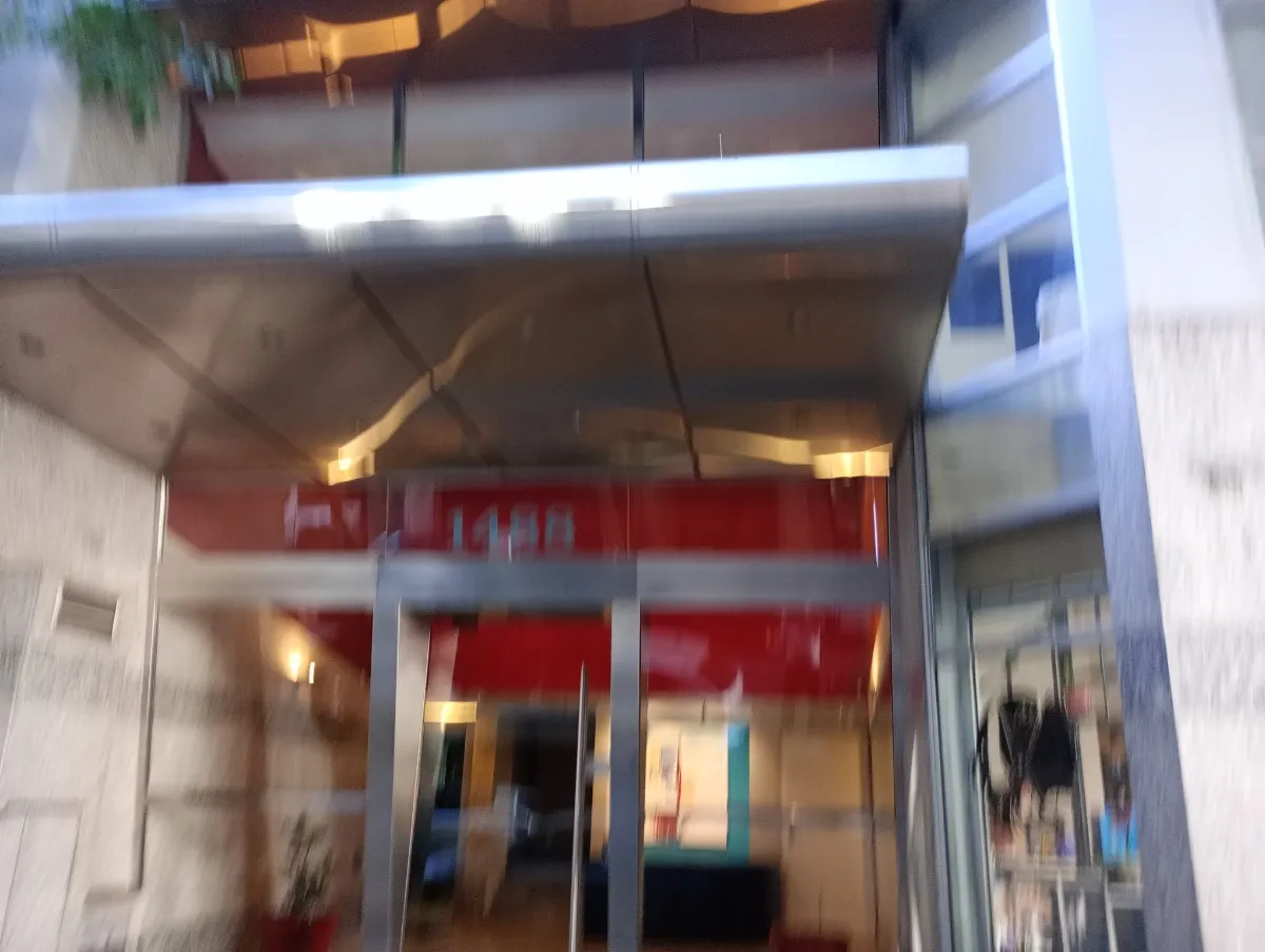 Kitnet de um ambiente com varanda de frente em Recoleta