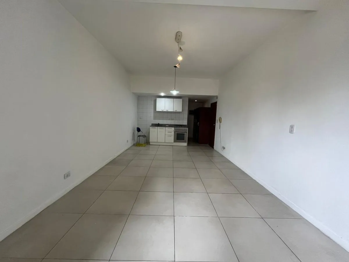 Kitnet com varanda e área de churrasco própria em Constitución