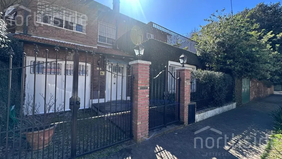 Casa em aluguel com 4 dormitórios em Olivos