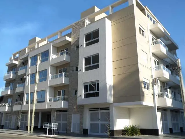 Two-room apartment with balcony and parking in Ramos Mejía
