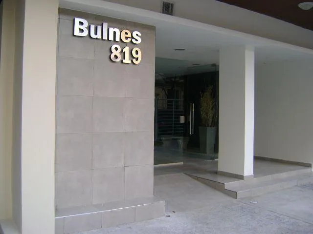 Departamento de 2 ambientes con patio y balcón en Almagro