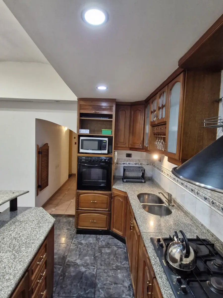 Квартира-«дом» 2 спальни в Saavedra, 100 m², с мебелью и патио