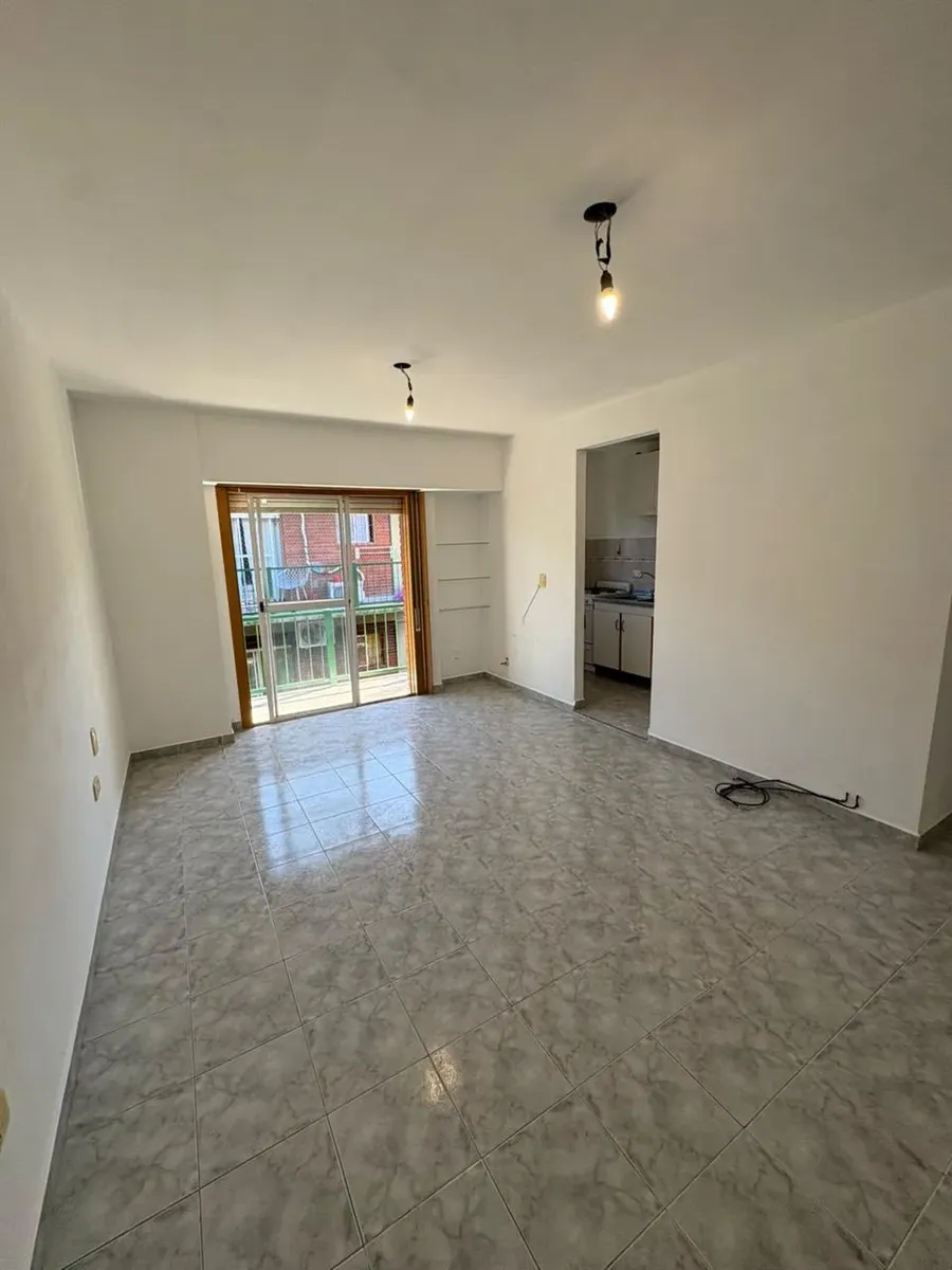 Departamento de 2 ambientes con balcón en Villa Ballester