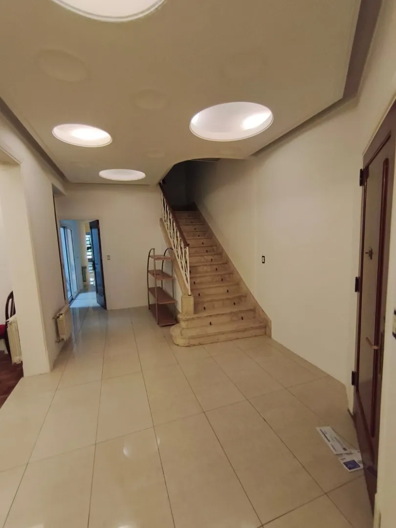 Apartamento duplex com 5 dormitórios e pátio em Flores