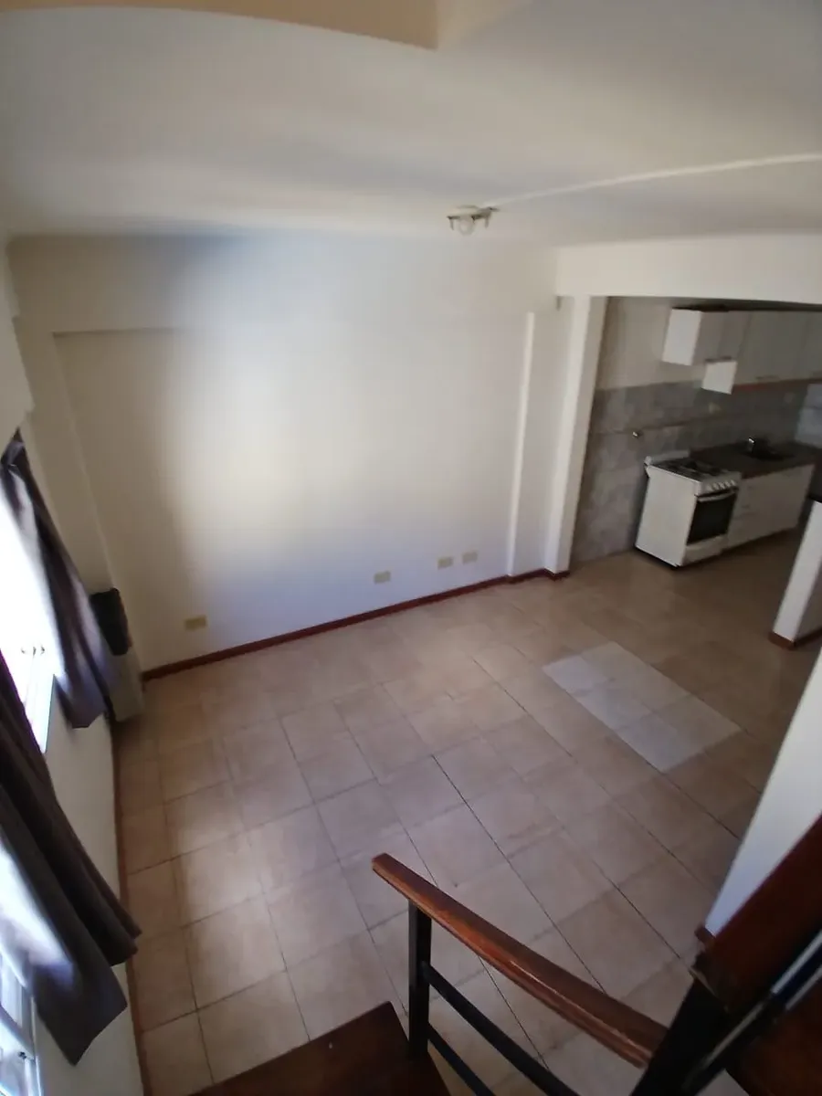 Departamento de 2 ambientes con patio en Parque Avellaneda