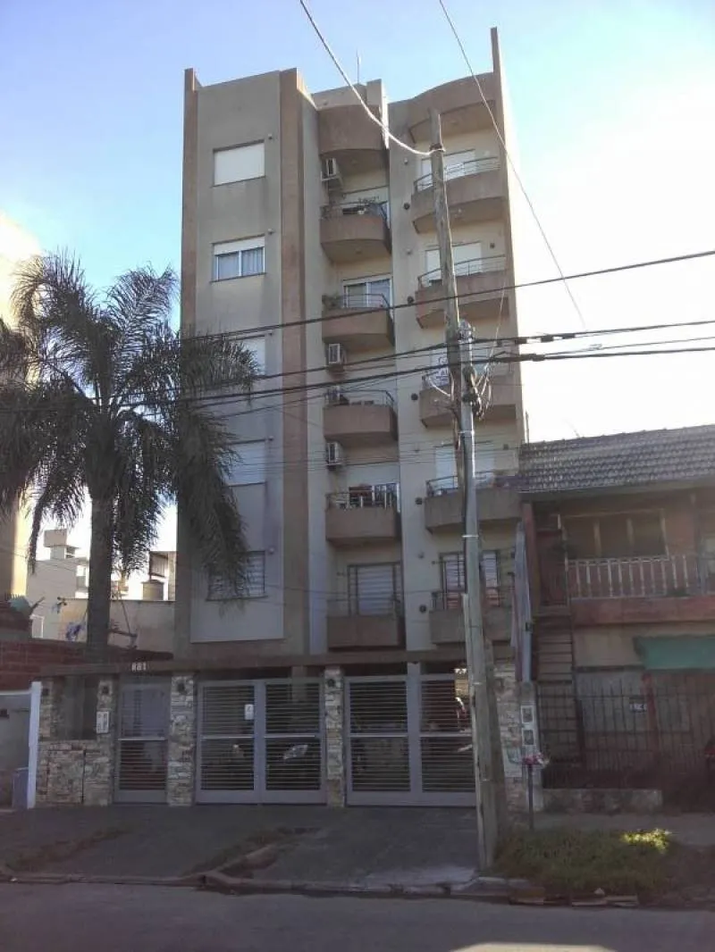 Studio apartment with parking in Morón