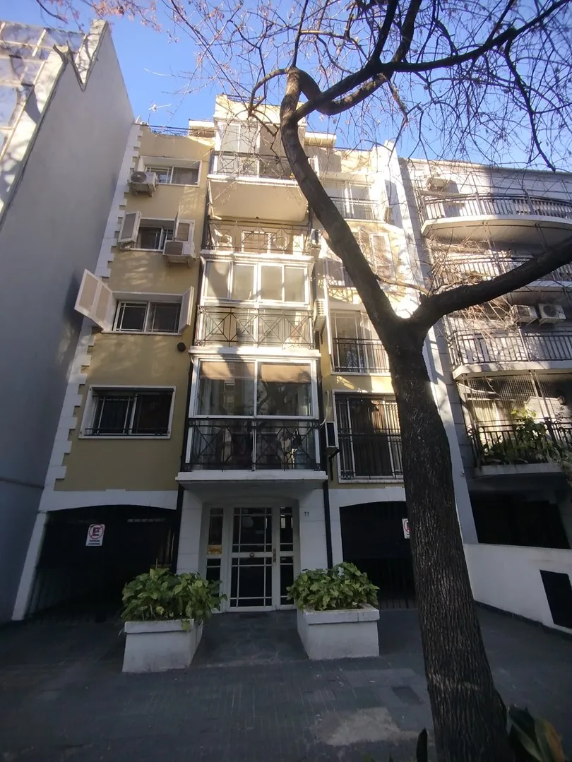 Apartamento em duplex de 2 dormitórios com vaga de garagem em San Isidro