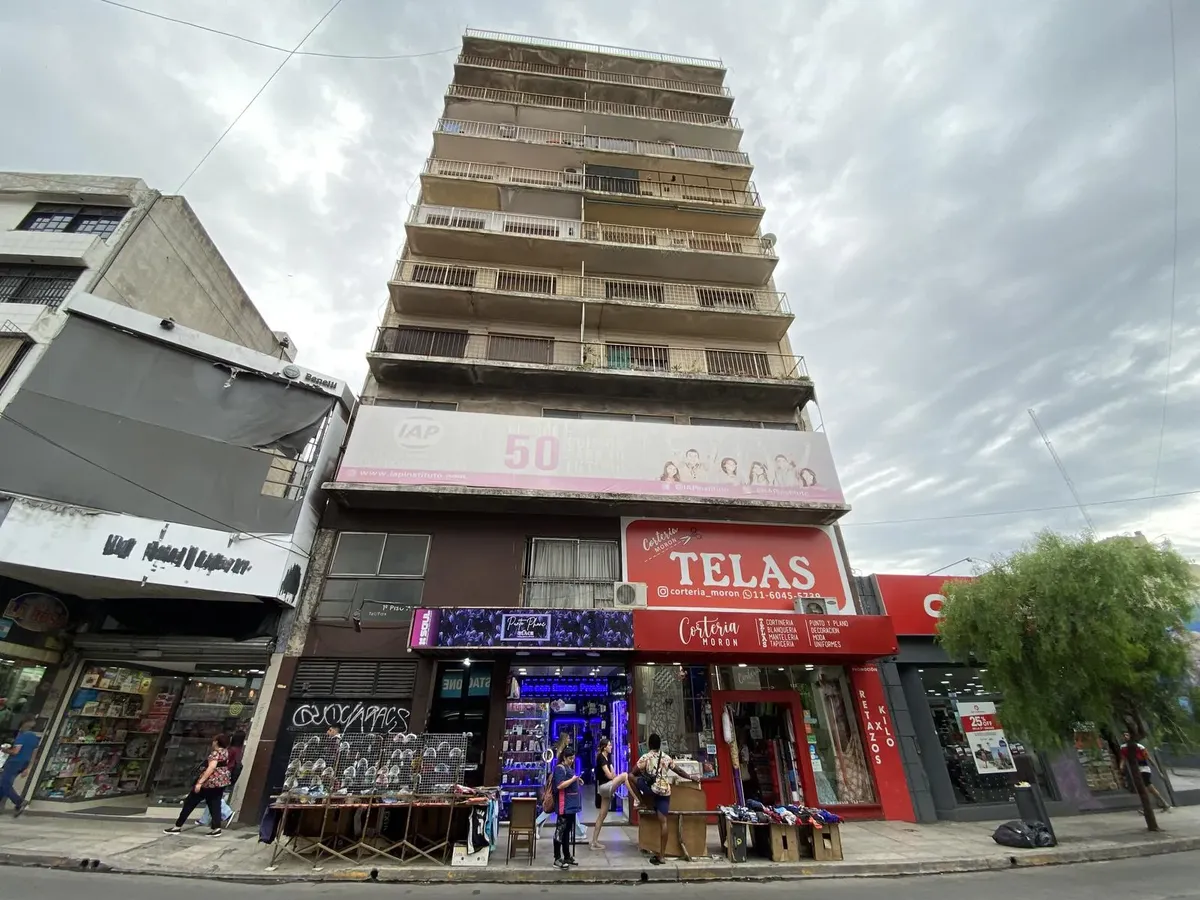 Departamento de 2 ambientes en el centro de Morón