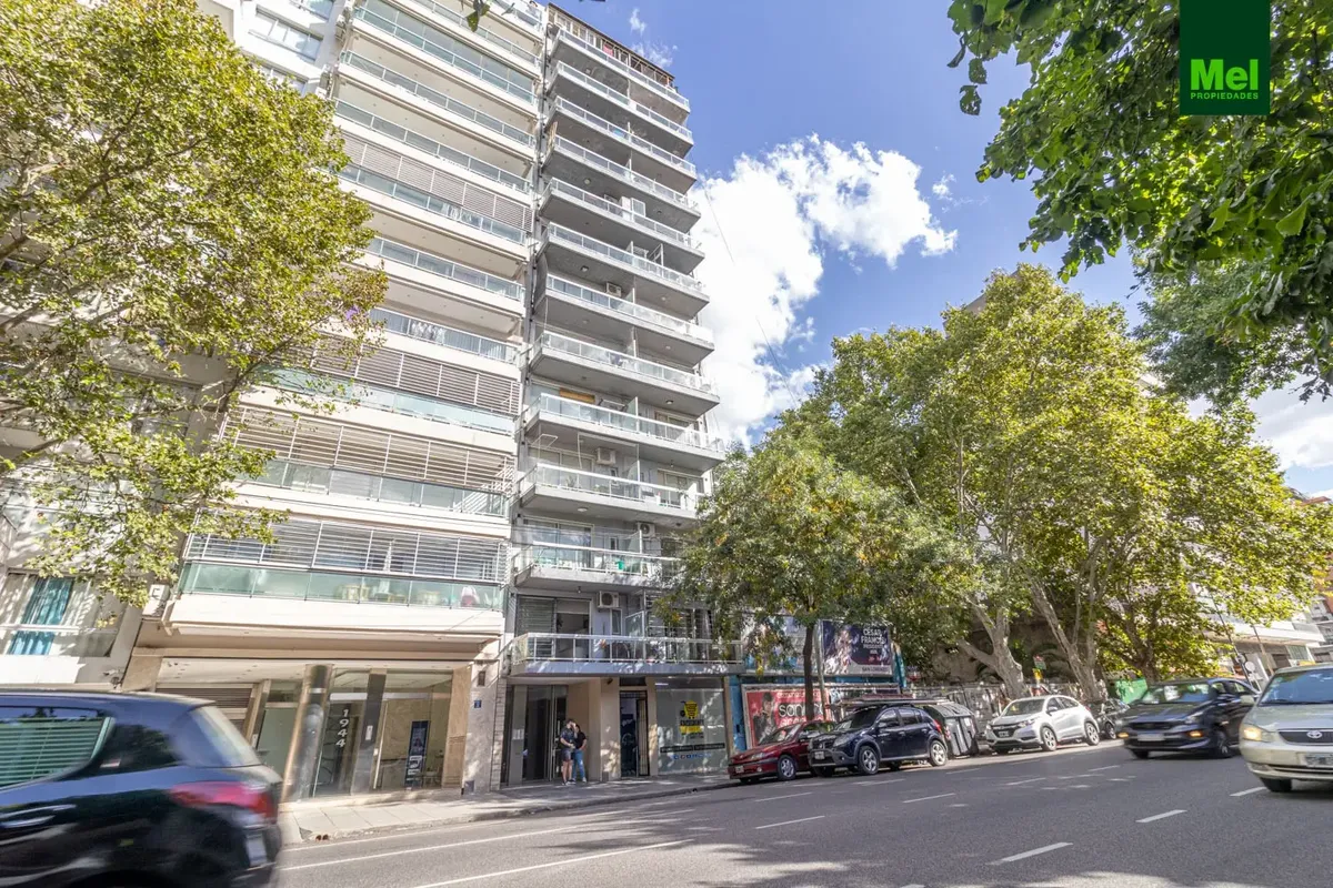 Two-room apartment in Flores with balcony and amenities