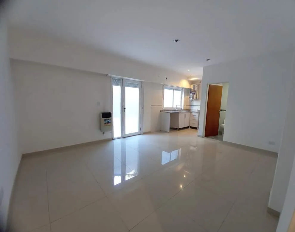 Kitnet com pátio em La Matanza