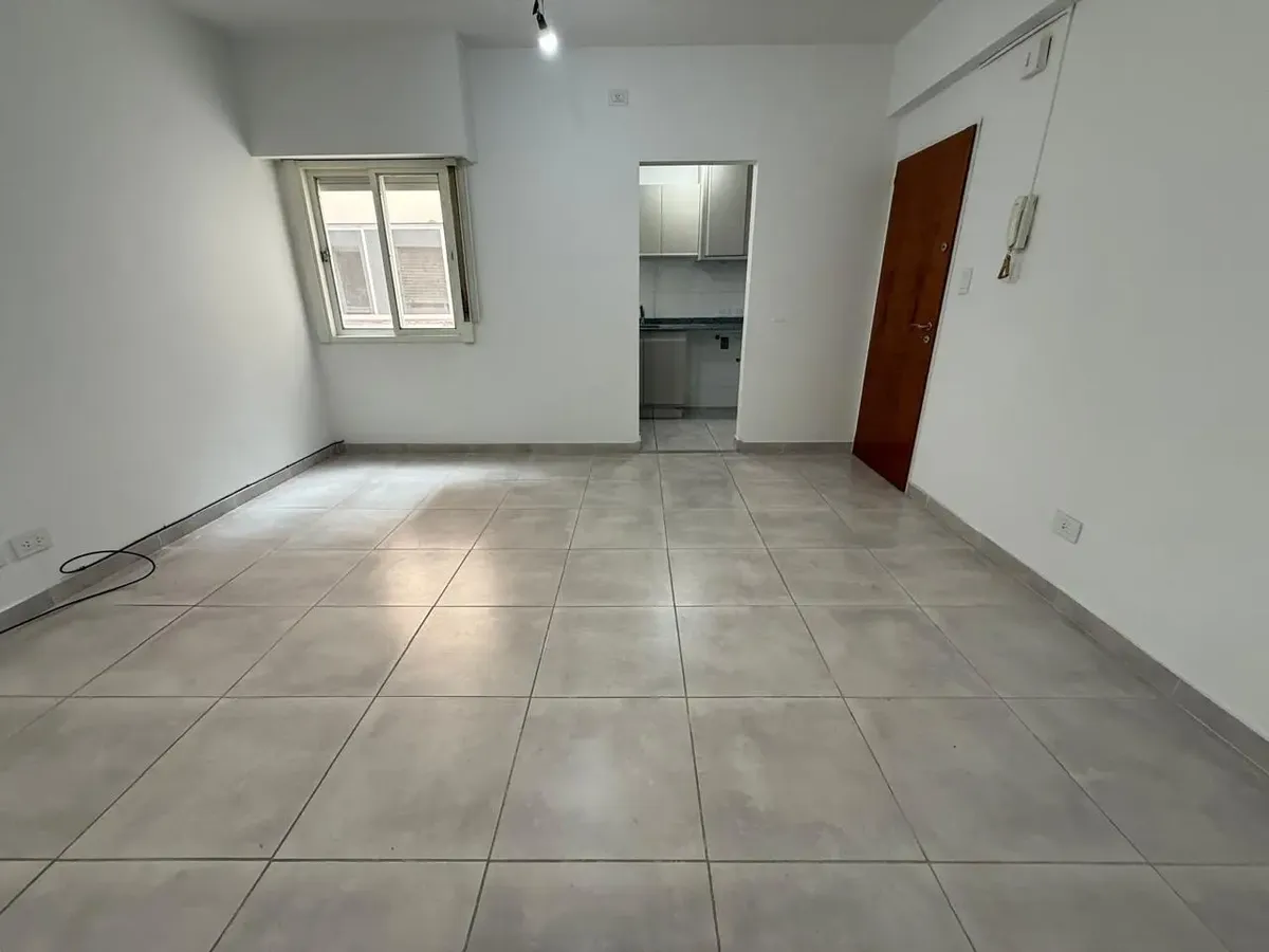 Departamento de 3 ambientes en alquiler en Castelar