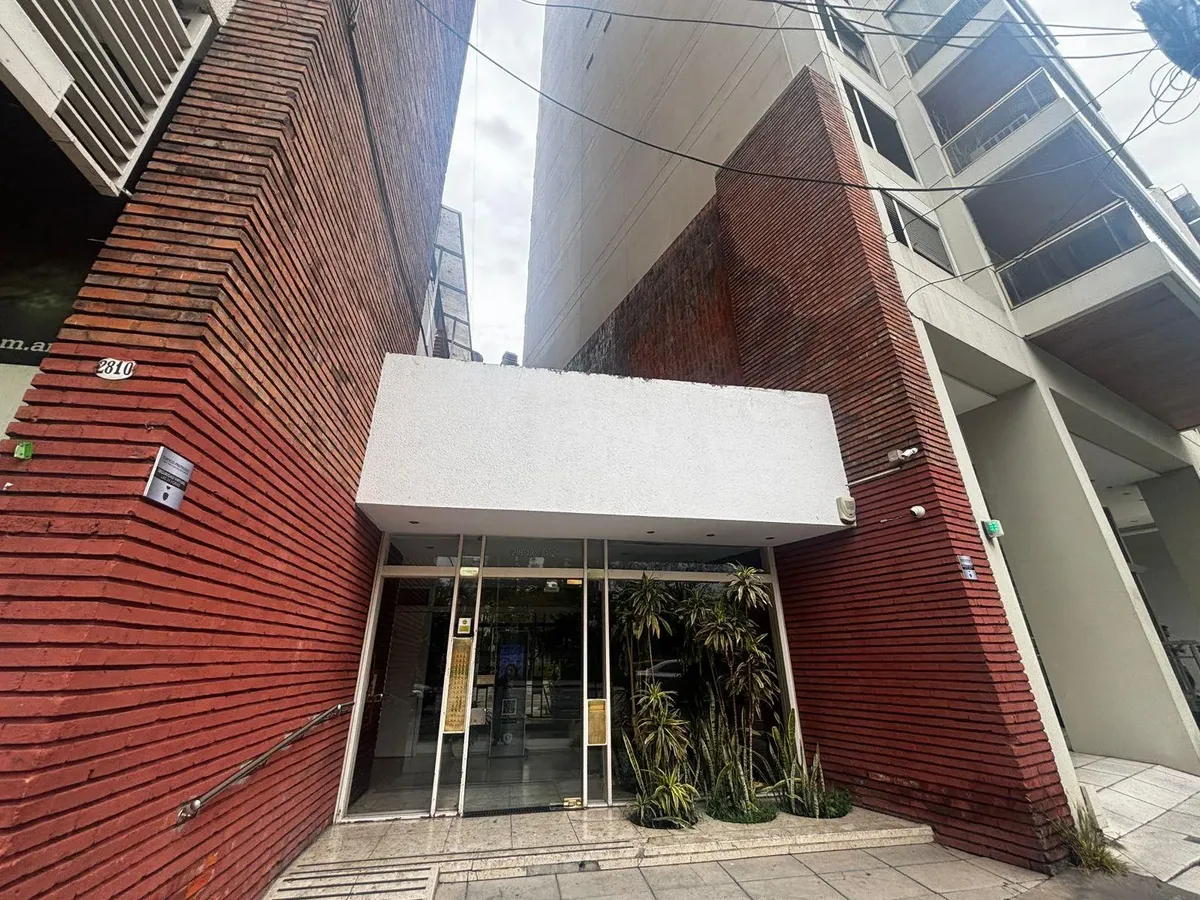 Departamento de 2 ambientes al frente con balcón en Balvanera