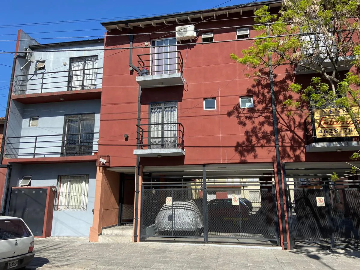 Departamento monoambiente con balcón en Morón Norte