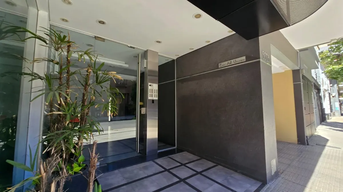 Departamento de 3 ambientes con balcón y cochera en Villa Urquiza