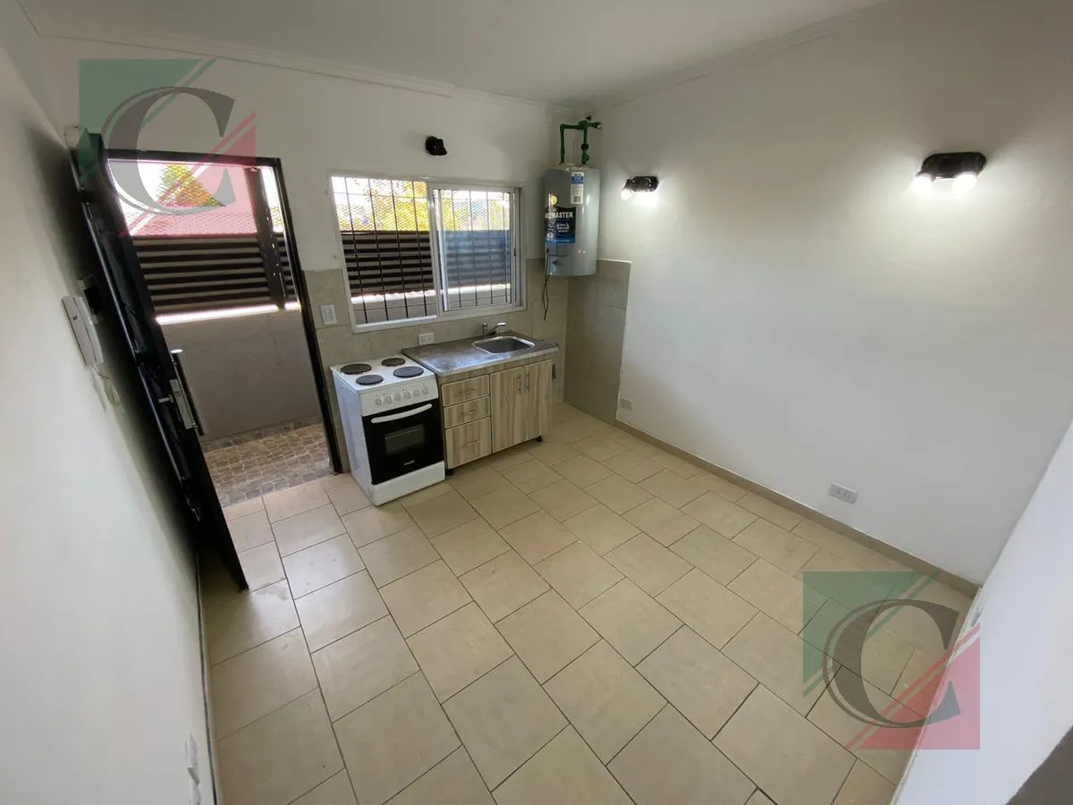 Apartamento de 2 ambientes sem condomínio em Lanús Oeste