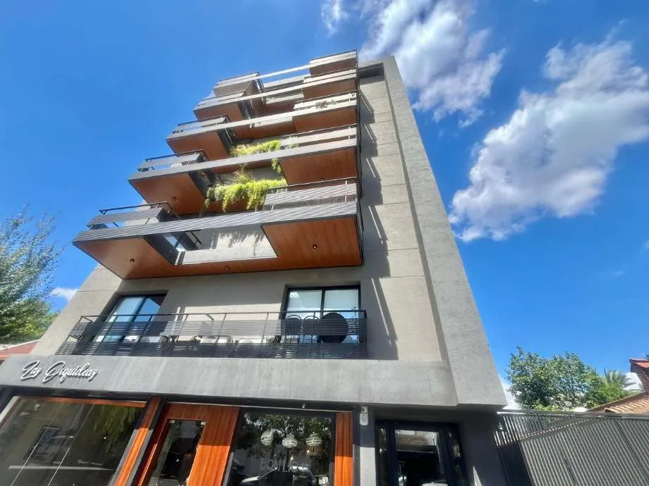 Apartamento de 2 ambientes com 1 dormitório em Ituzaingó Norte